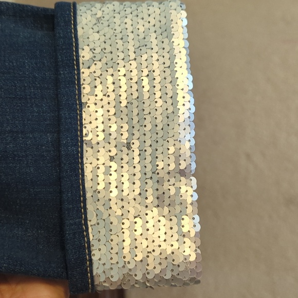 Chico's boyfriend ankle Jean with silver sequin cuffs - Picture 4 of 4